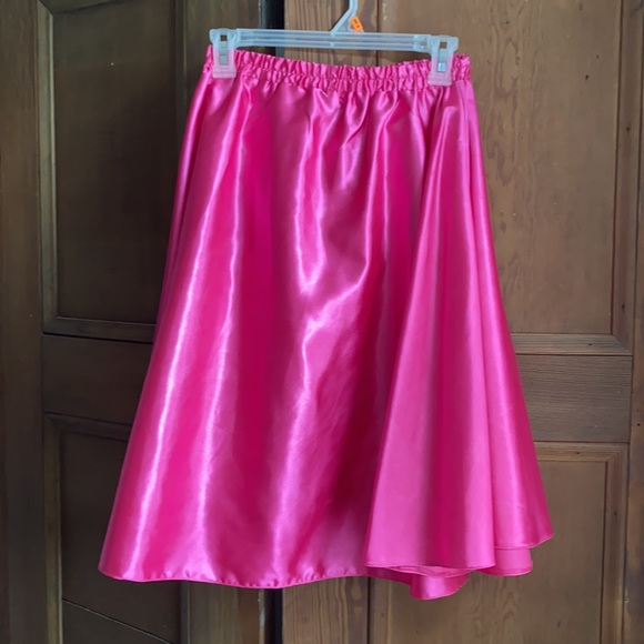 Poodle skirt in bright pink with stretchy waist - Picture 2 of 7